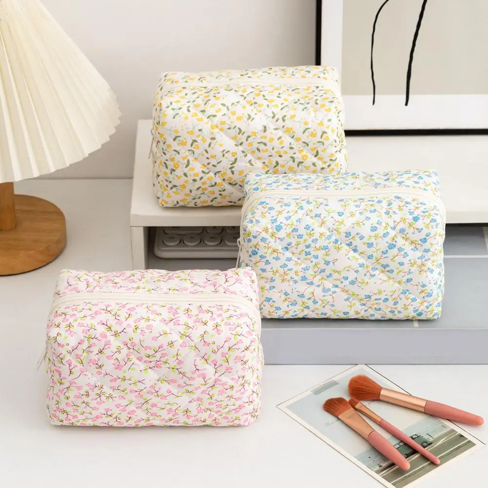 Floral Puffy Quilted Makeup Bag Large Capacity Travel Cosmetic Pouch Flower Print Storage Organizer for Women Daily Travel Use