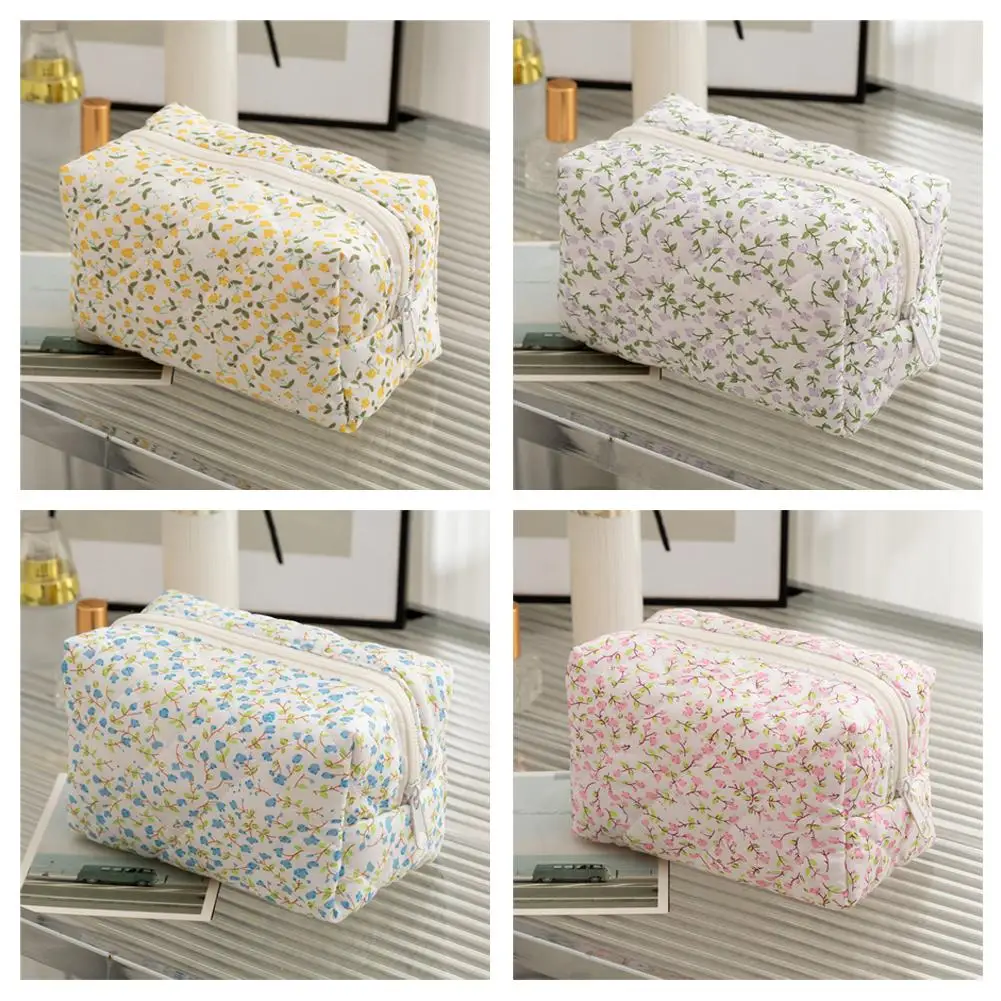 Floral Puffy Quilted Makeup Bag Large Capacity Travel Cosmetic Pouch Flower Print Storage Organizer for Women Daily Travel Use