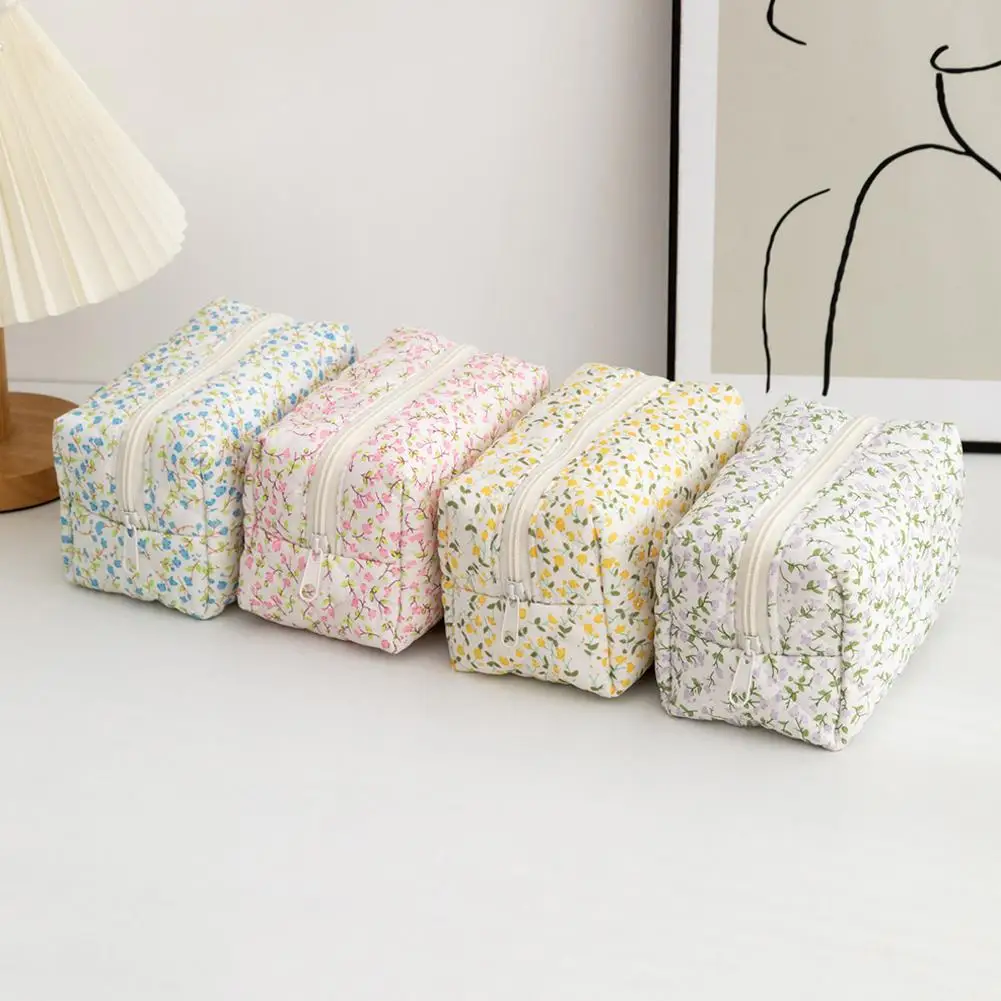 Floral Puffy Quilted Makeup Bag Large Capacity Travel Cosmetic Pouch Flower Print Storage Organizer for Women Daily Travel Use