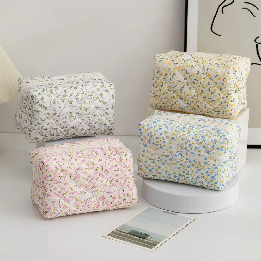 Floral Puffy Quilted Makeup Bag Large Capacity Travel Cosmetic Pouch Flower Print Storage Organizer for Women Daily Travel Use
