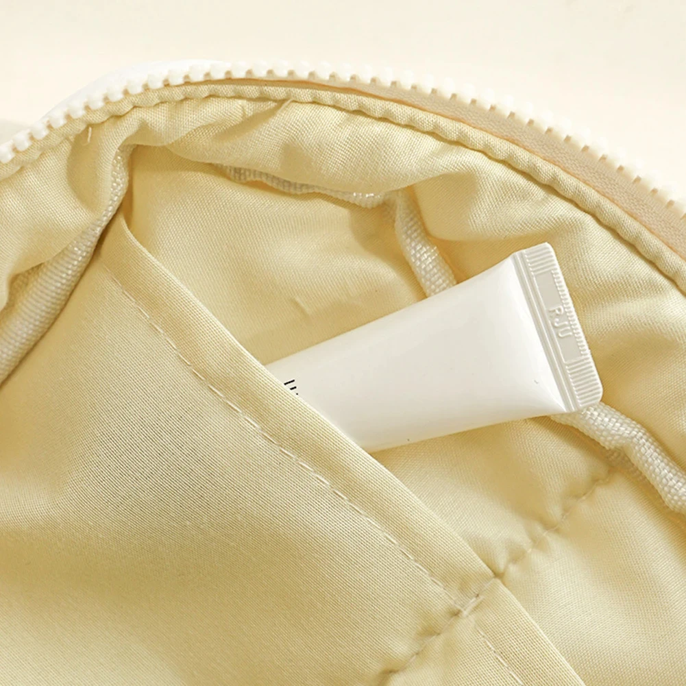 Women Lightweight Quilted Makeup Storage Bag Aesthetic Cosmetic Holder Bag Waterproof Puffer Cosmetic Pouch Outdoor Travel Bag
