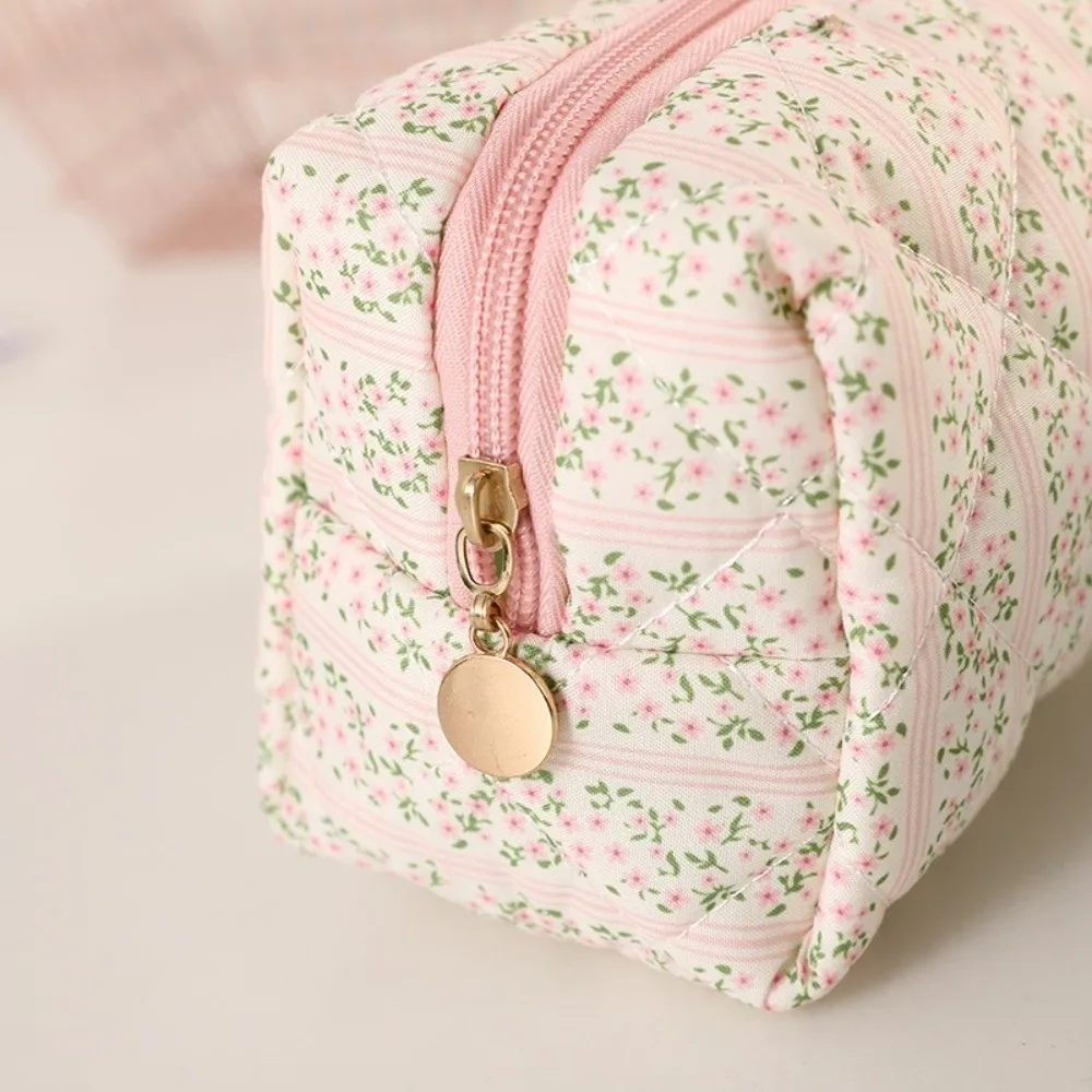 Durable Soft Cotton Makeup Bag Quilted Floral Print Large Capacity Cosmetic Pouch Makeup Organizer Women Girls