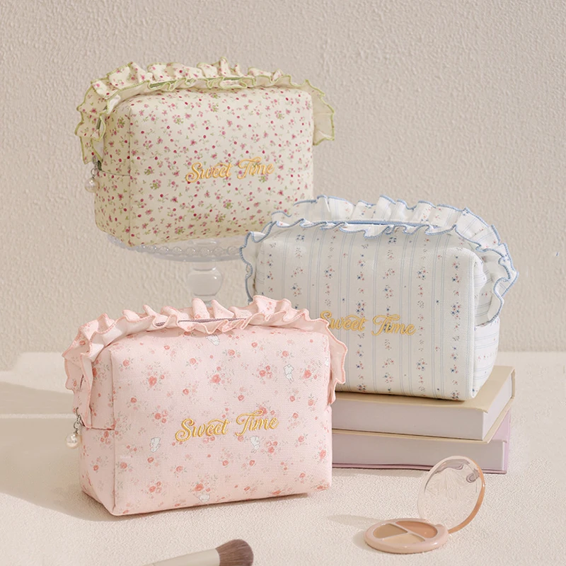 Floral Ruffle Cosmetic Bag Cute Quilted Makeup Bag Portable Large Capacity Travel Toiletry Bag Women Skincare Storage Pouch