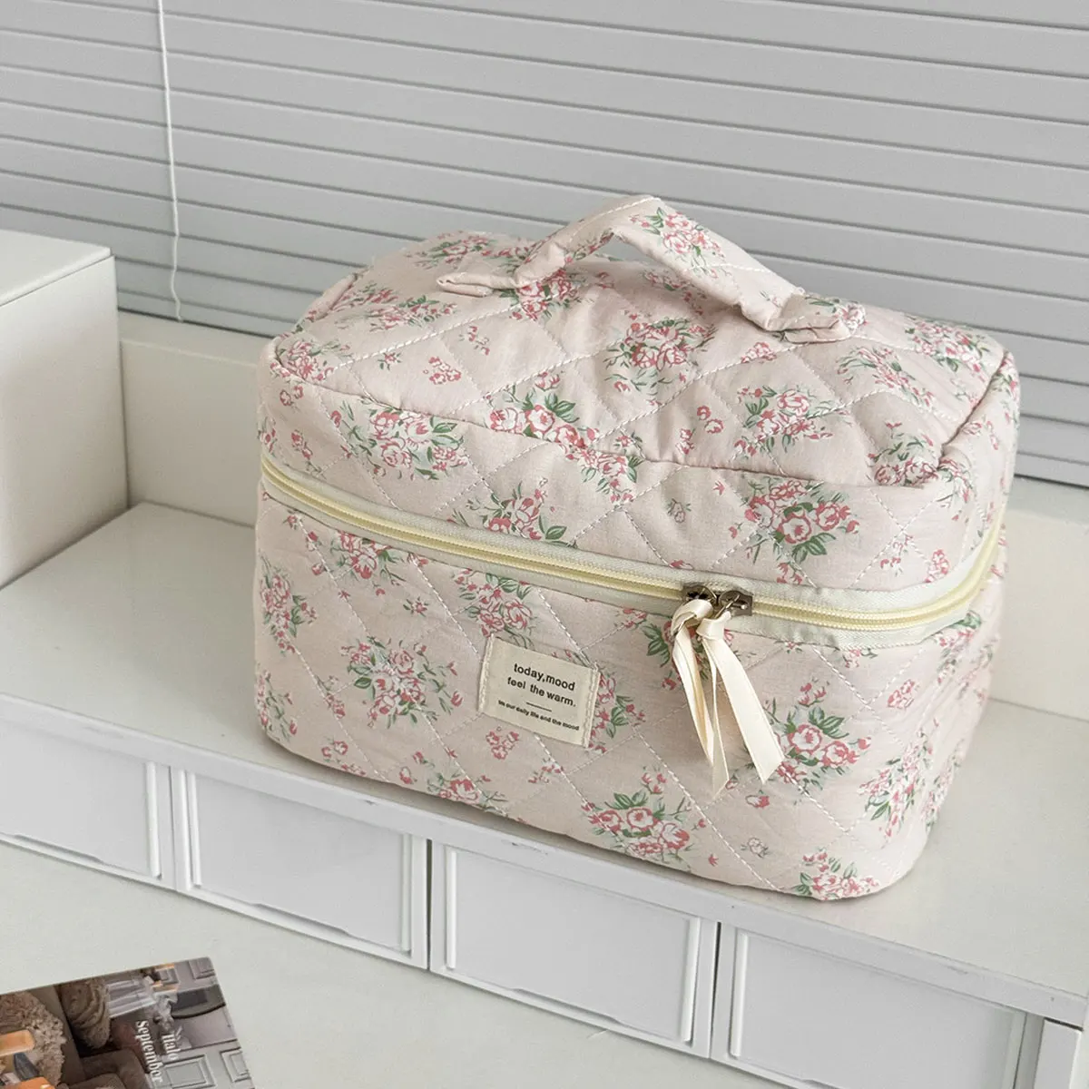 Makeup Organizer Bag Portable Large-Capacity Quilted Colorblocked Diamond Grid Storage Bag Outward Travel Toiletries Bag