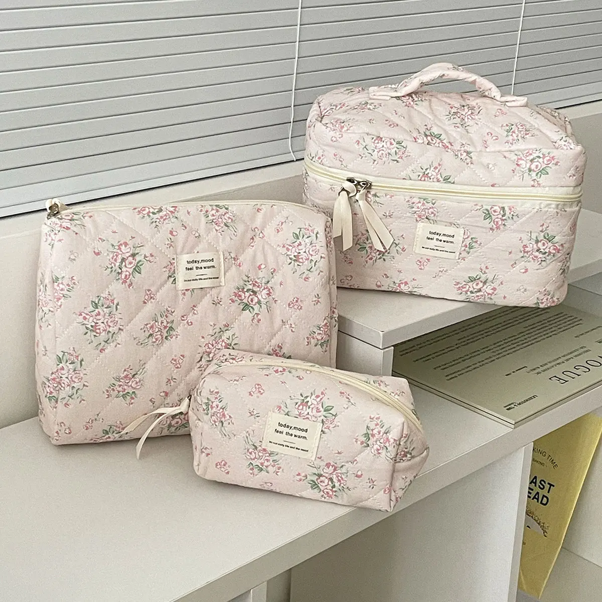 Makeup Organizer Bag Portable Large-Capacity Quilted Colorblocked Diamond Grid Storage Bag Outward Travel Toiletries Bag